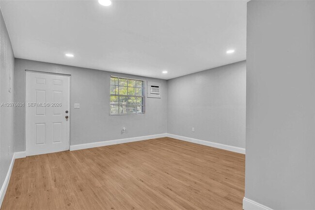 Building Photo - 163 NW 40th St