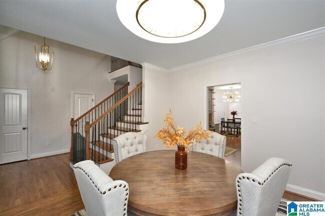 Building Photo - 221 Castlehill Dr