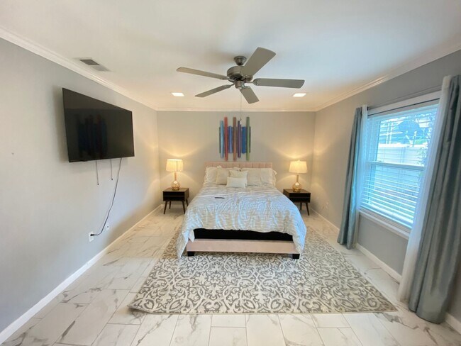 Building Photo - 4955 Southfork Ranch Dr