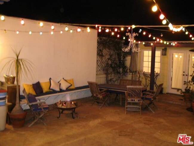 Building Photo - 8176 La Jolla Shores Dr