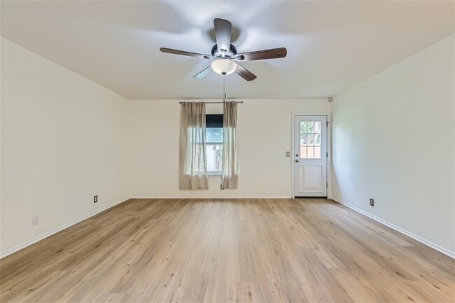 Building Photo - 6937 Sabrina Dr