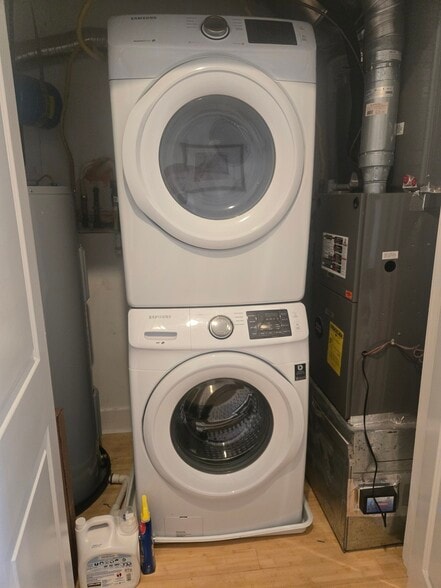 In unit washer/drier - 1013 V St NW