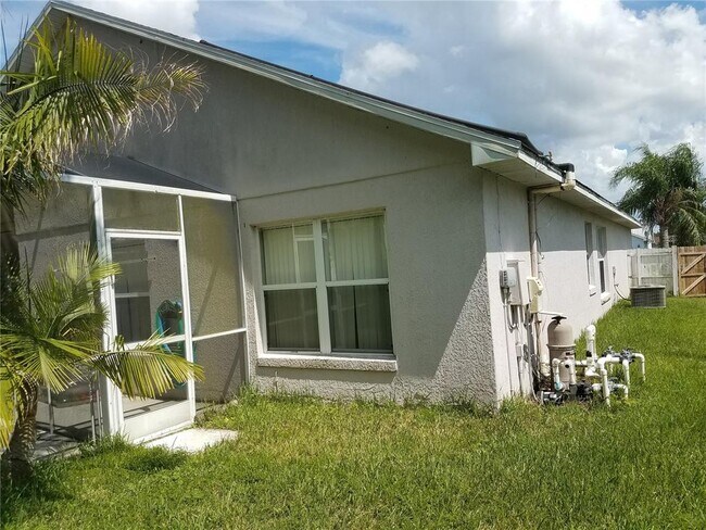 Building Photo - 3885 Blackberry Cir