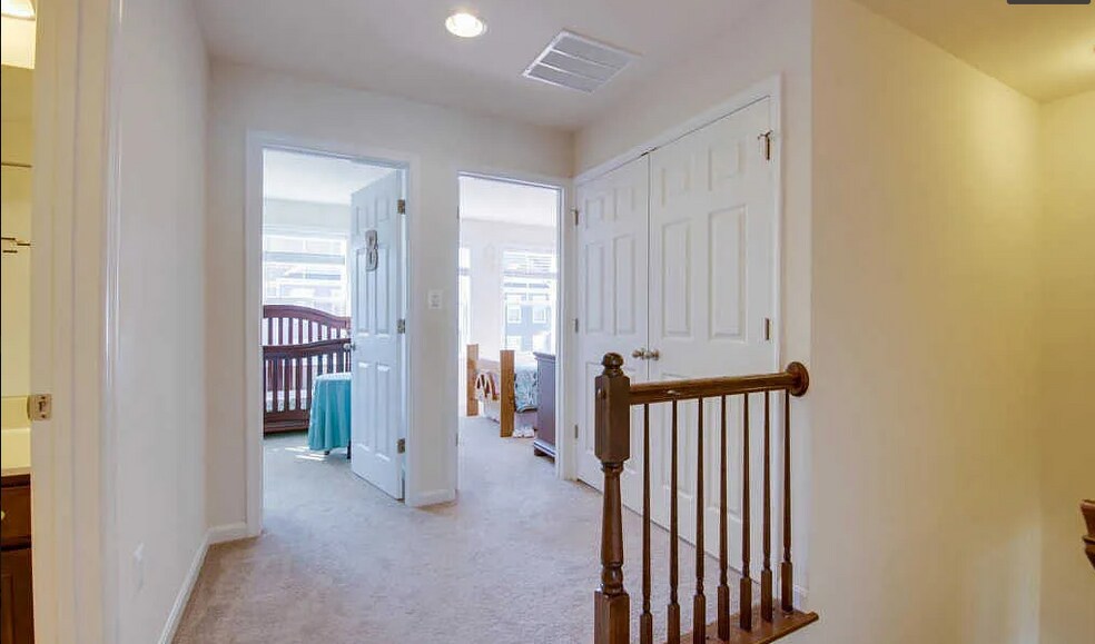 Building Photo - 517 Pebblebrook Ln