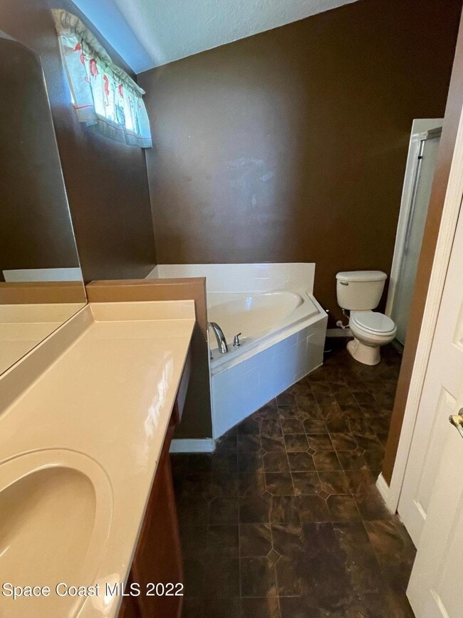 Building Photo - 1897 Gould Ave SW