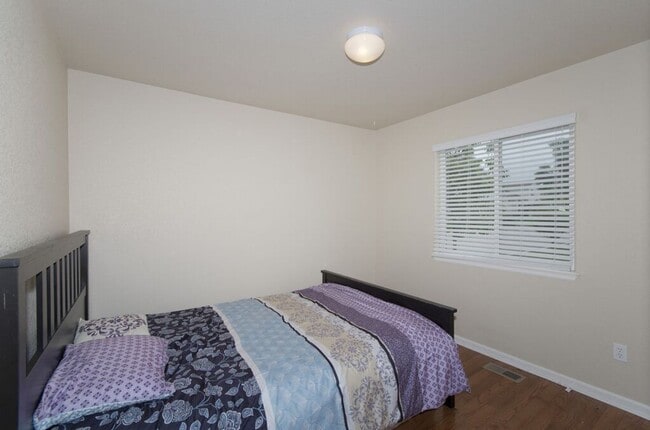 Building Photo - Lovely Ranch Style Home!