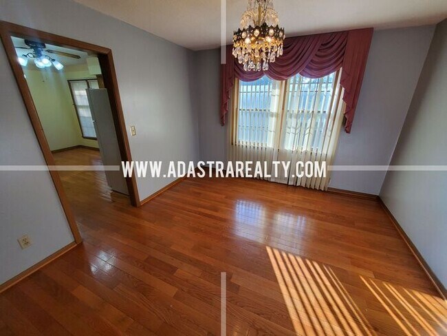 Building Photo - Five Bedroom Home in South KC-Available NOW!!