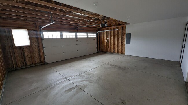 Building Photo - Post Falls Rancher