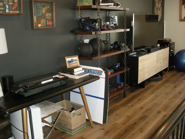 Building Photo - Fully Furnished or Unfurnished Four Bedroo...