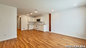 Building Photo - 3038 W Salinas