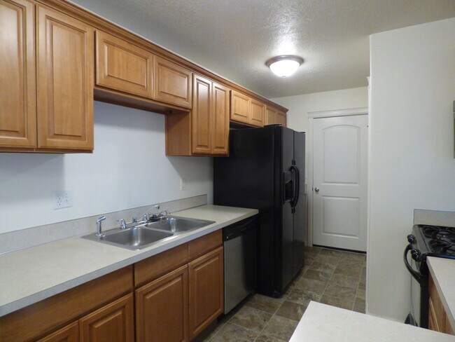 Building Photo - 3536-3538 Fisher Ct NE Salem, OR 97305