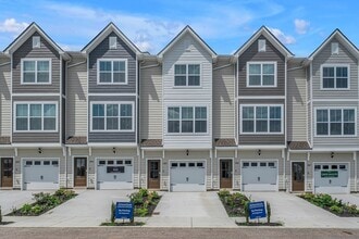 Building Photo - 701 Taylor Dr