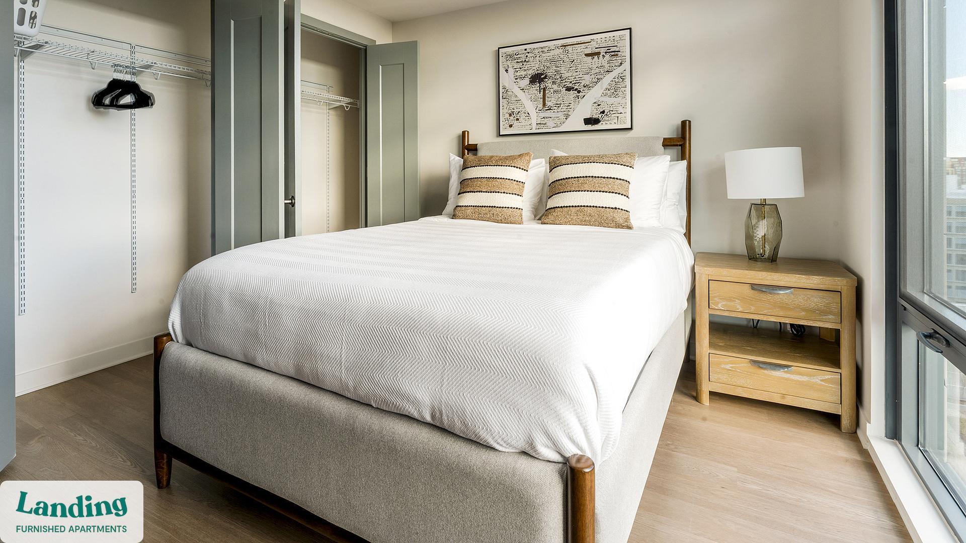 Building Photo - 350 Maple Dr SW