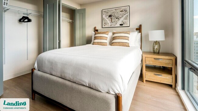 Building Photo - 350 Maple Dr SW