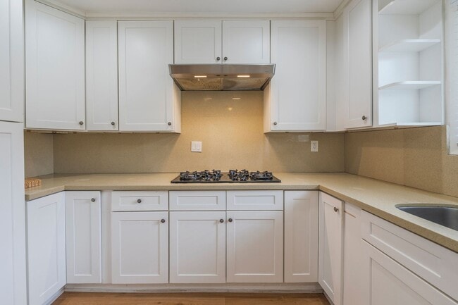 Building Photo - West Torrance 4 bedroom 2 bath