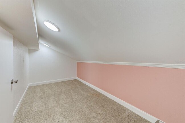 Building Photo - 511 55th Ave