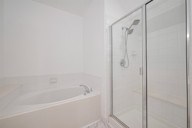 Building Photo - 7407 Golden Star Dr