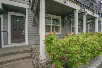 Building Photo - BEAUTIFUL CONDO ON THE COLUMBIA RIVER
