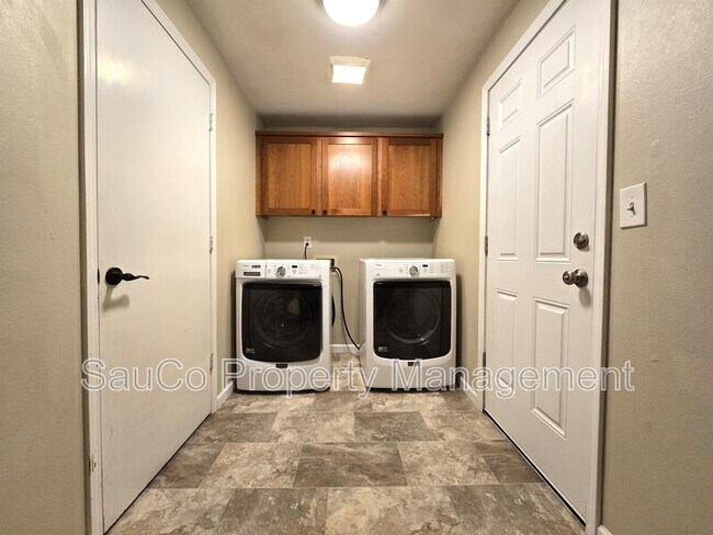 Building Photo - 20365 NW Quail Hollow Dr