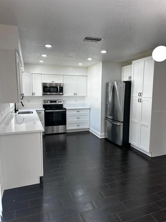 Building Photo - 1520 Country Ridge Dr