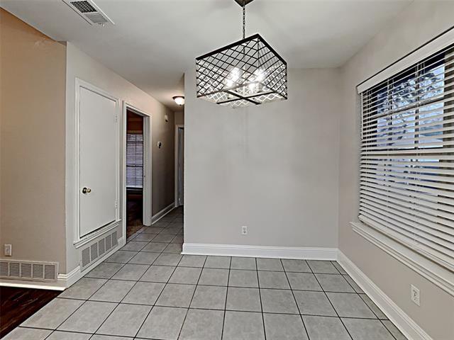 Building Photo - 551 SW Rand Dr