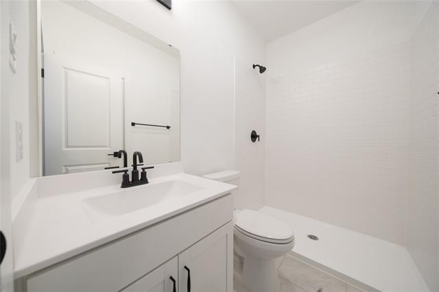 Building Photo - 2217 Maple Cir