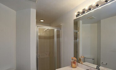 Building Photo - Beautiful 2/2 Ready For Move In !!!