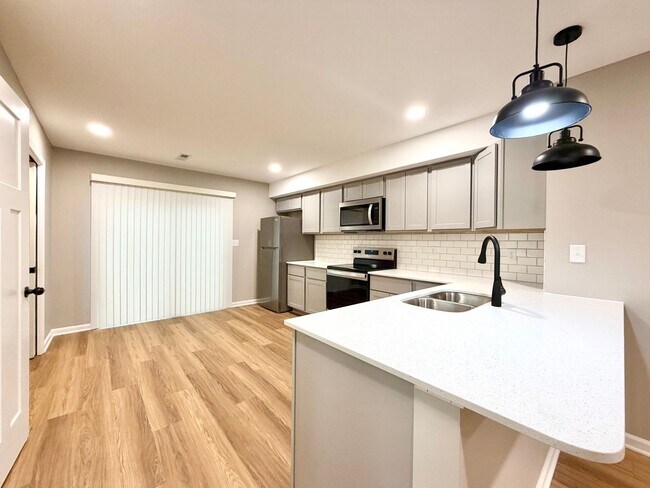 Building Photo - 511 Glenstone Springs Dr