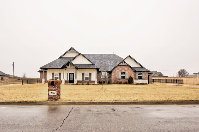 Primary Photo - 7044 Chestnut Ln