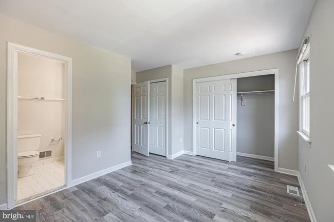 Building Photo - 1204 N Wayne St