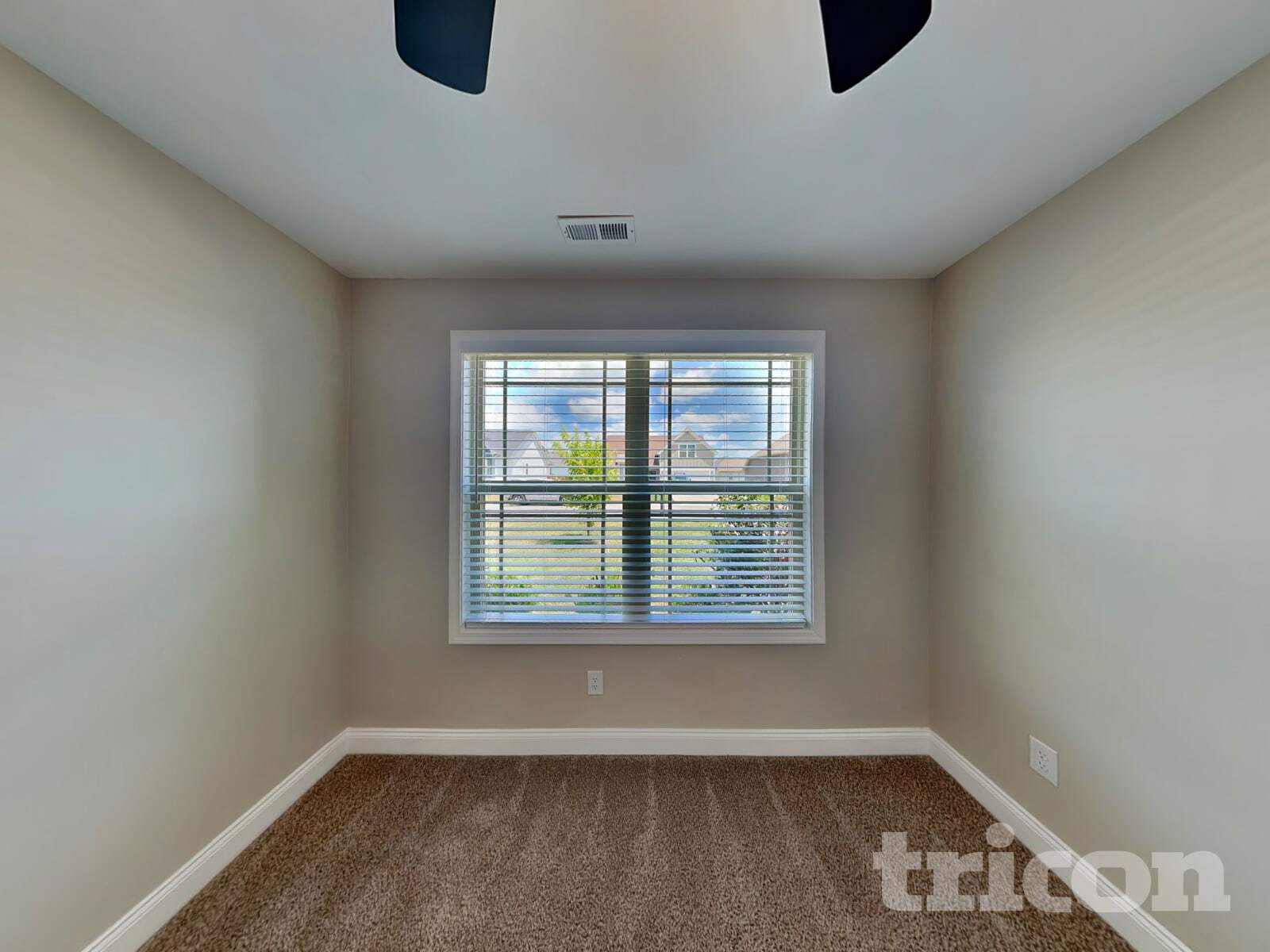 Building Photo - 223 Fieldstone Ln