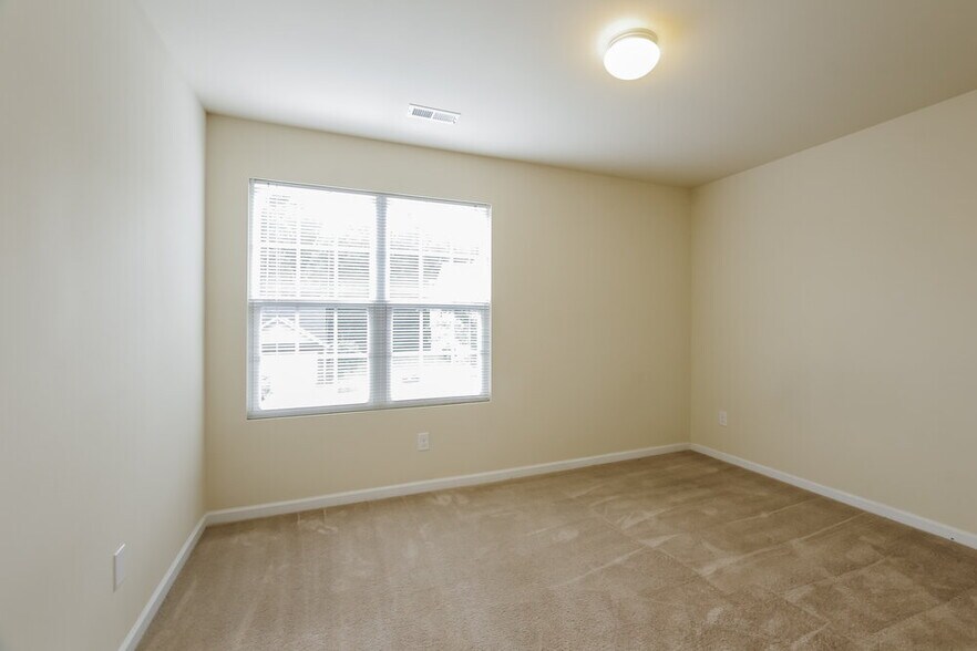 Building Photo - 716 Ferrell Ave