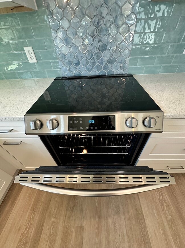 Building Photo - 1A A St