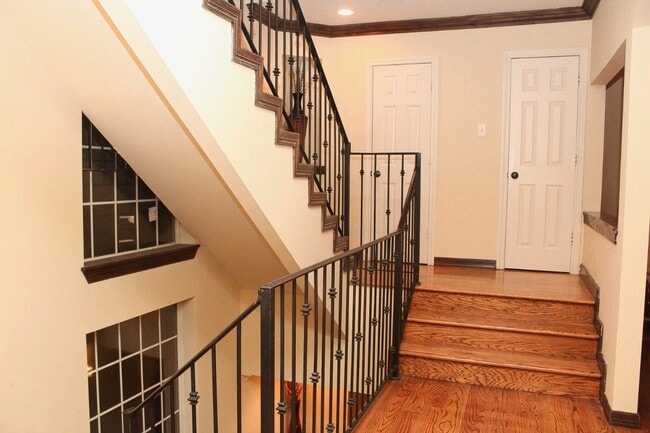 Building Photo - 3007 Falls At Fairdale