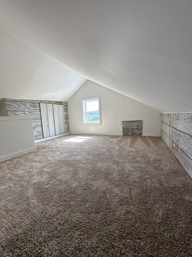 Building Photo - 2273 S County Line Rd