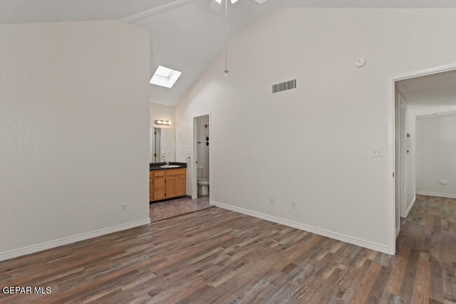 Building Photo - 11823 Stone Castle Dr