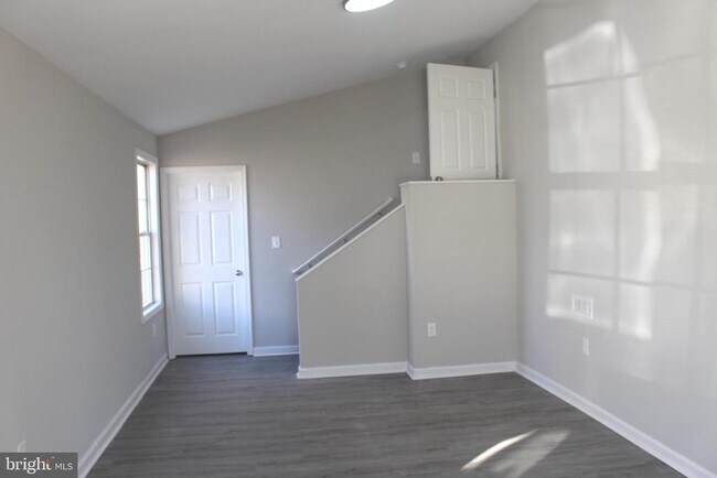 Building Photo - 7967 Foster Ave