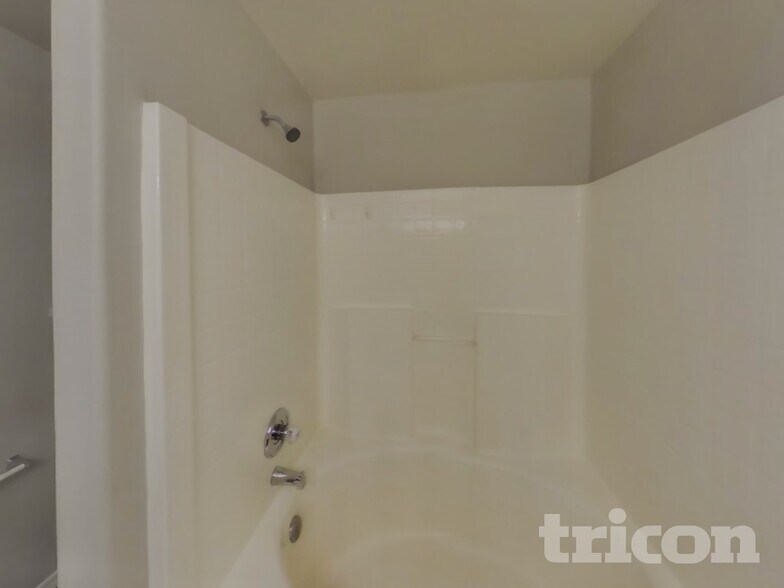 Building Photo - 11445 W Cambridge Ave