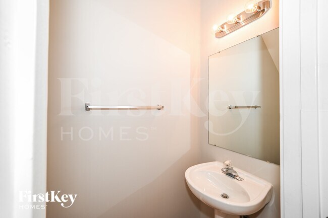 Building Photo - 13224 Greycrest Dr