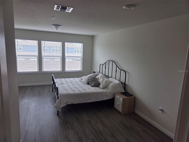 Building Photo - 10829 Wooded Acre Aly