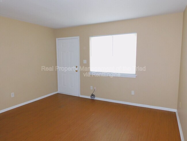Building Photo - 4302 Parker St