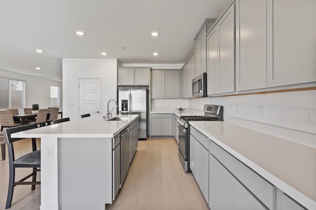 Building Photo - Desirable Inspirada Next-Gen Home! 4 Bedro...