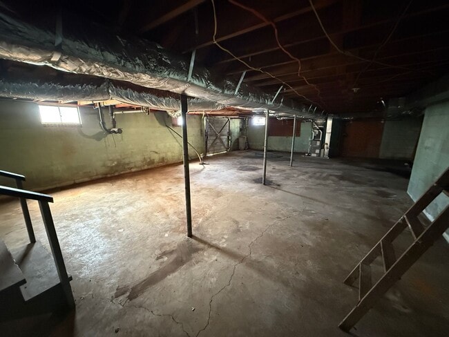 Building Photo - **Move-In Special !! 3 bed/ 2 bath rancher...