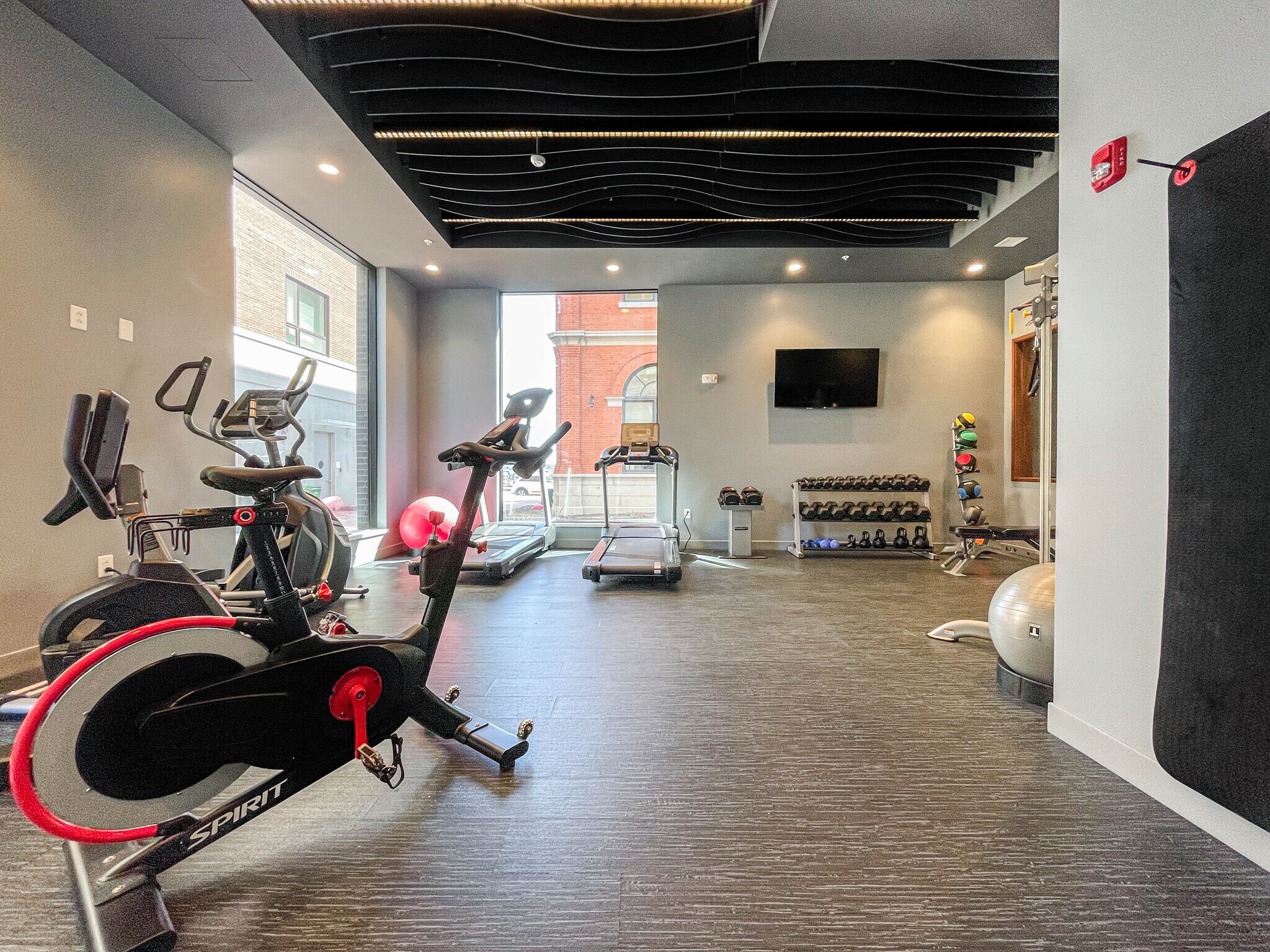 Building Photo - 5 India St