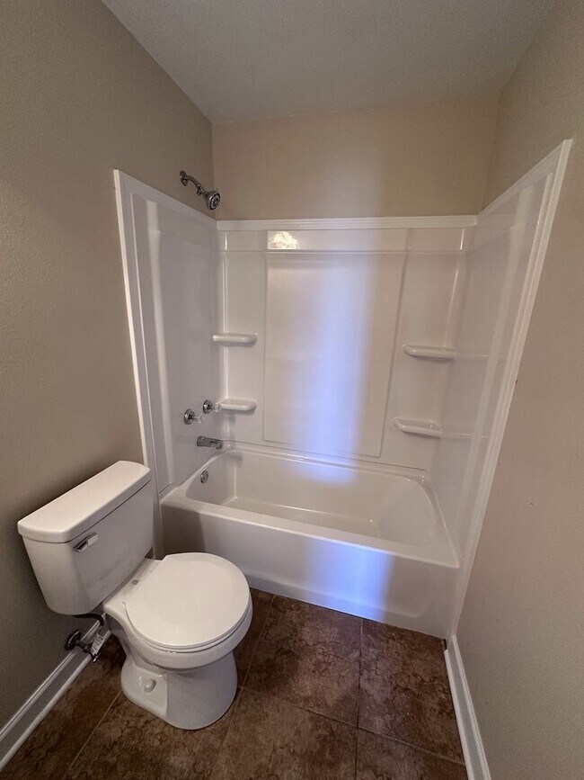 Building Photo - 505 Gaston Cir