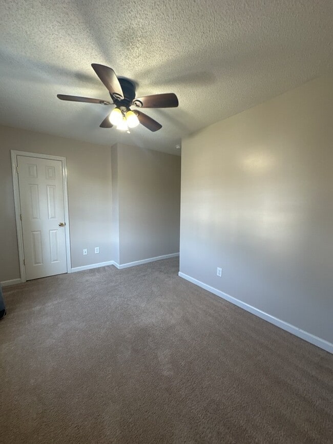 Building Photo - 809 Timberlake Trail