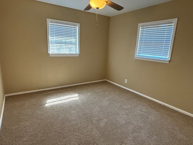 Building Photo - 5920 Windy Hill Cir S