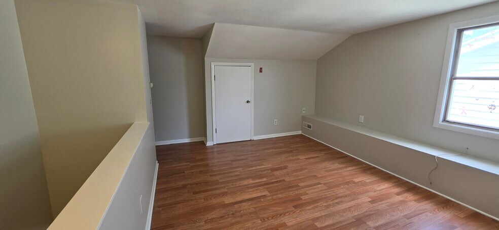 Building Photo - 736 Savin Ave