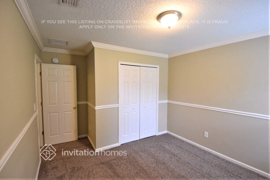 Building Photo - 13928 Fish Eagle Dr E