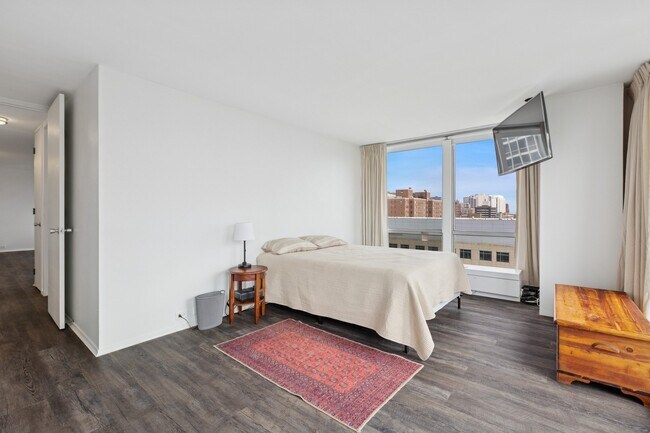 Building Photo - 330 W Diversey Pkwy
